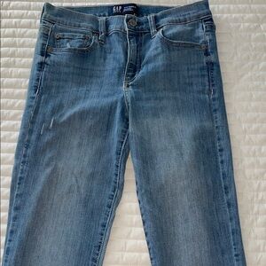 GAP Women's Light Blue Classic Straight Jeans